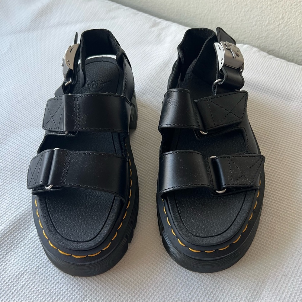 DR. MARTENS X HEAVEN BY MARC JACOBS RICKI 2-STRAP HMJ SANDAL - Picture 3 of 16